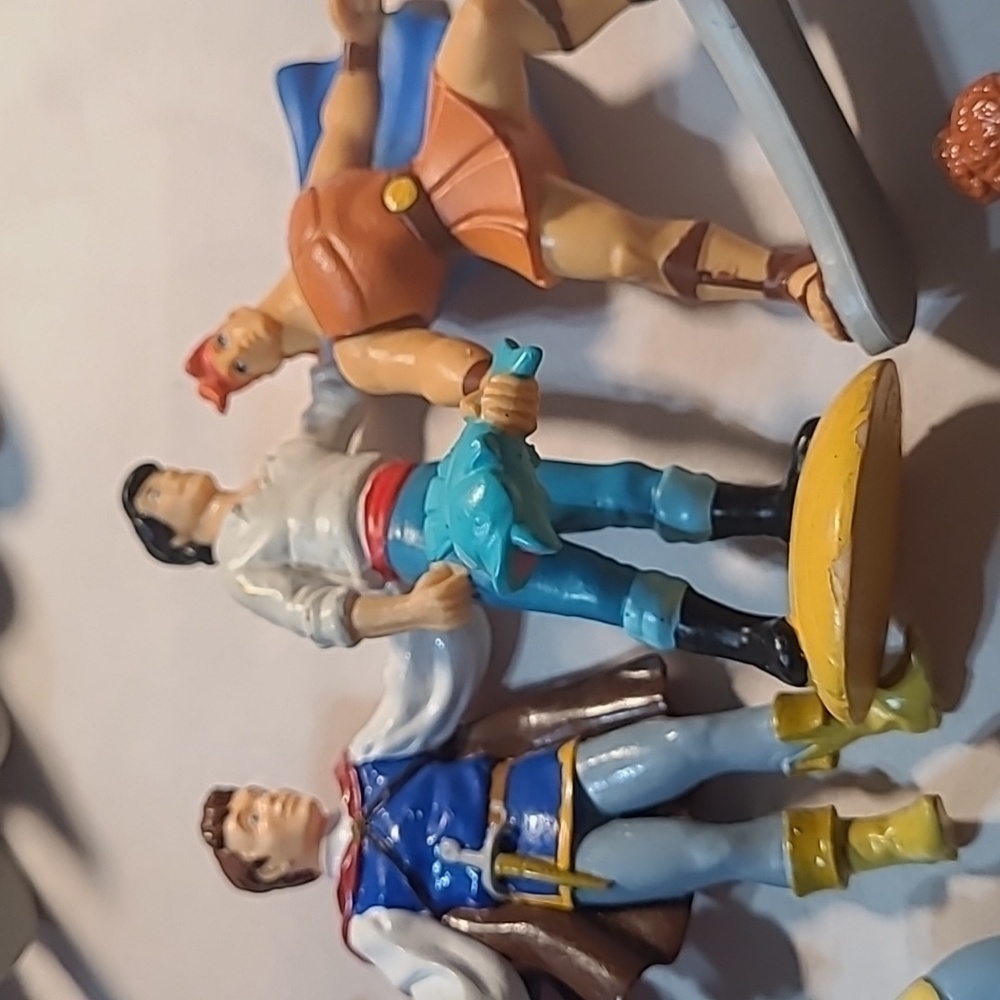 Disney Bundle of 10 Toys - Picture 3 of 9